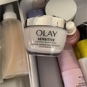 OLAY SOOTHING MOISTURIZER